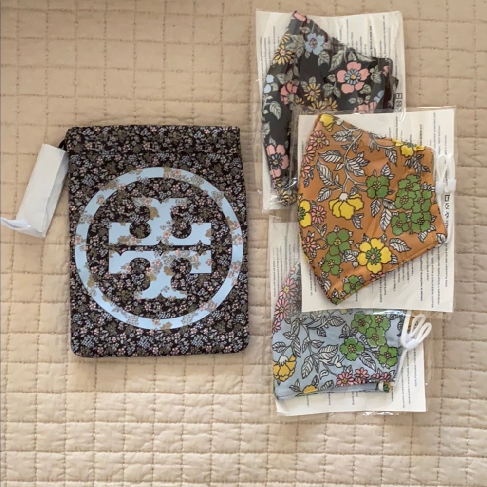 Tory Burch Printed Face Mask Set with Pouch